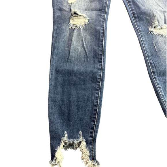 Judy Blue Mid Rise Distressed Cropped Skinny Jeans Size 28 NWT - Picture 3 of 7